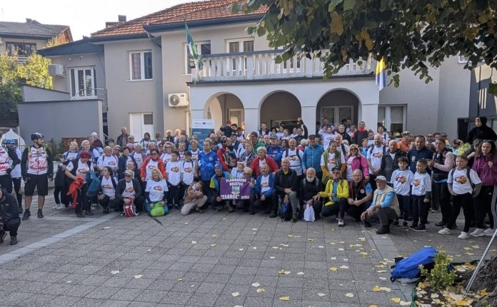 Završen Festival kestena u Cazinu: Skoro 250 učesnika na ulicama
